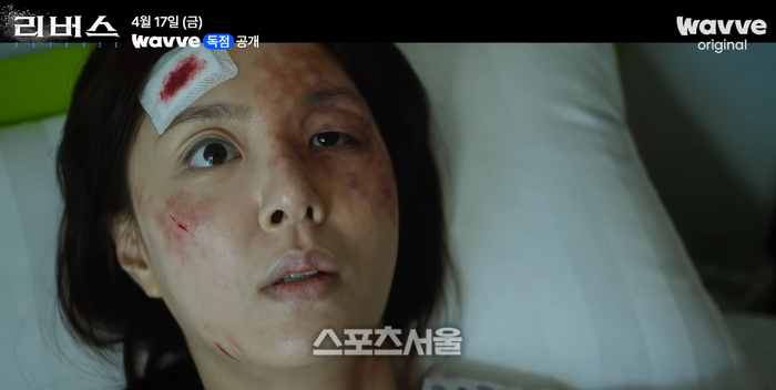 노란 수영복에 섹시한 몸매 어필하는 존예 처자