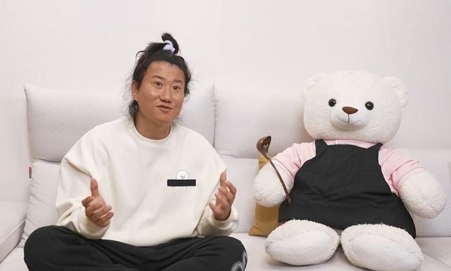 노란 수영복에 섹시한 몸매 어필하는 존예 처자