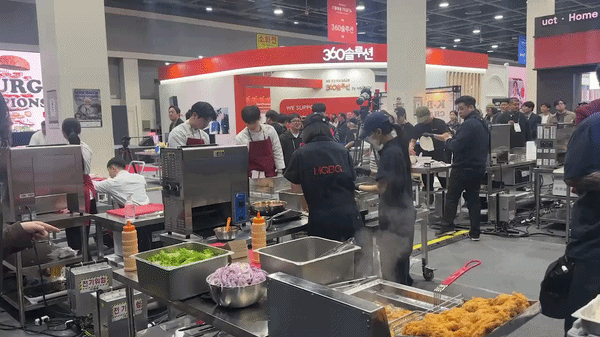 [서울=뉴시스] 이혜원 기자 = 9일 오전 서울 양재 aT센터에서 열린 '2026 코리아버거챔피언십' 세미파이널이 열리고 있다.  *재판매 및 DB 금지