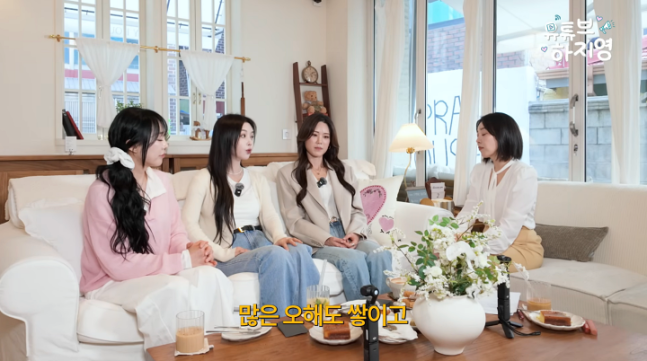 노란 수영복에 섹시한 몸매 어필하는 존예 처자