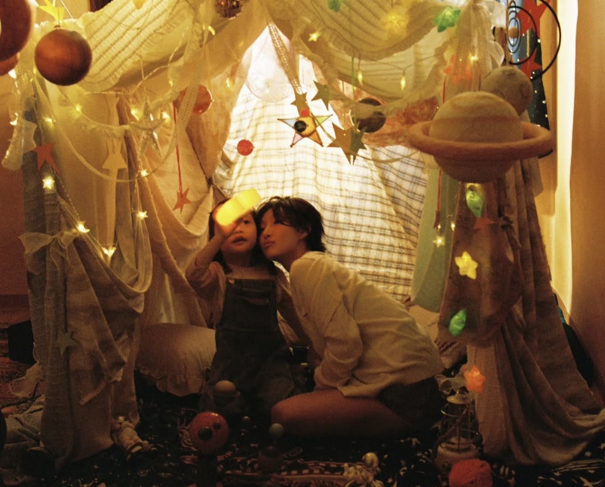 노란 수영복에 섹시한 몸매 어필하는 존예 처자