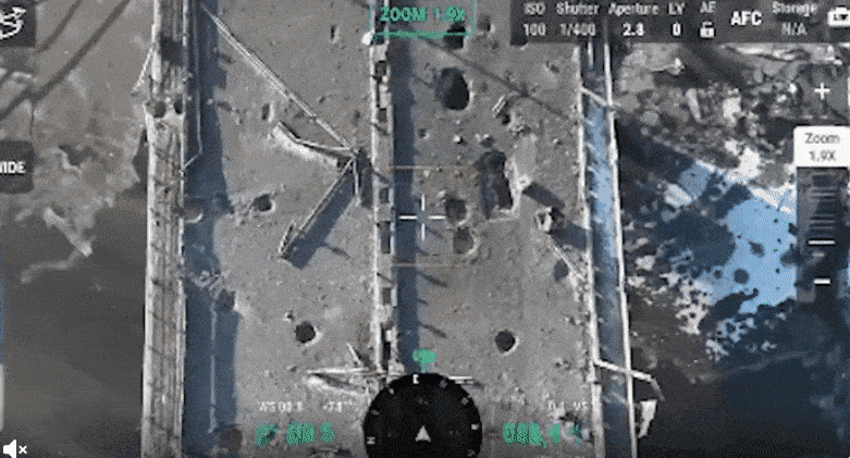 우크라이나군이 영국제 몰로이 T-150 수송 드론을 포함한 드론 항공 시스템만으로 러시아가 일부 점령한 헤르손의 핵심 다리를 파괴하는데 성공했다. 우크라이나군 제공 영상