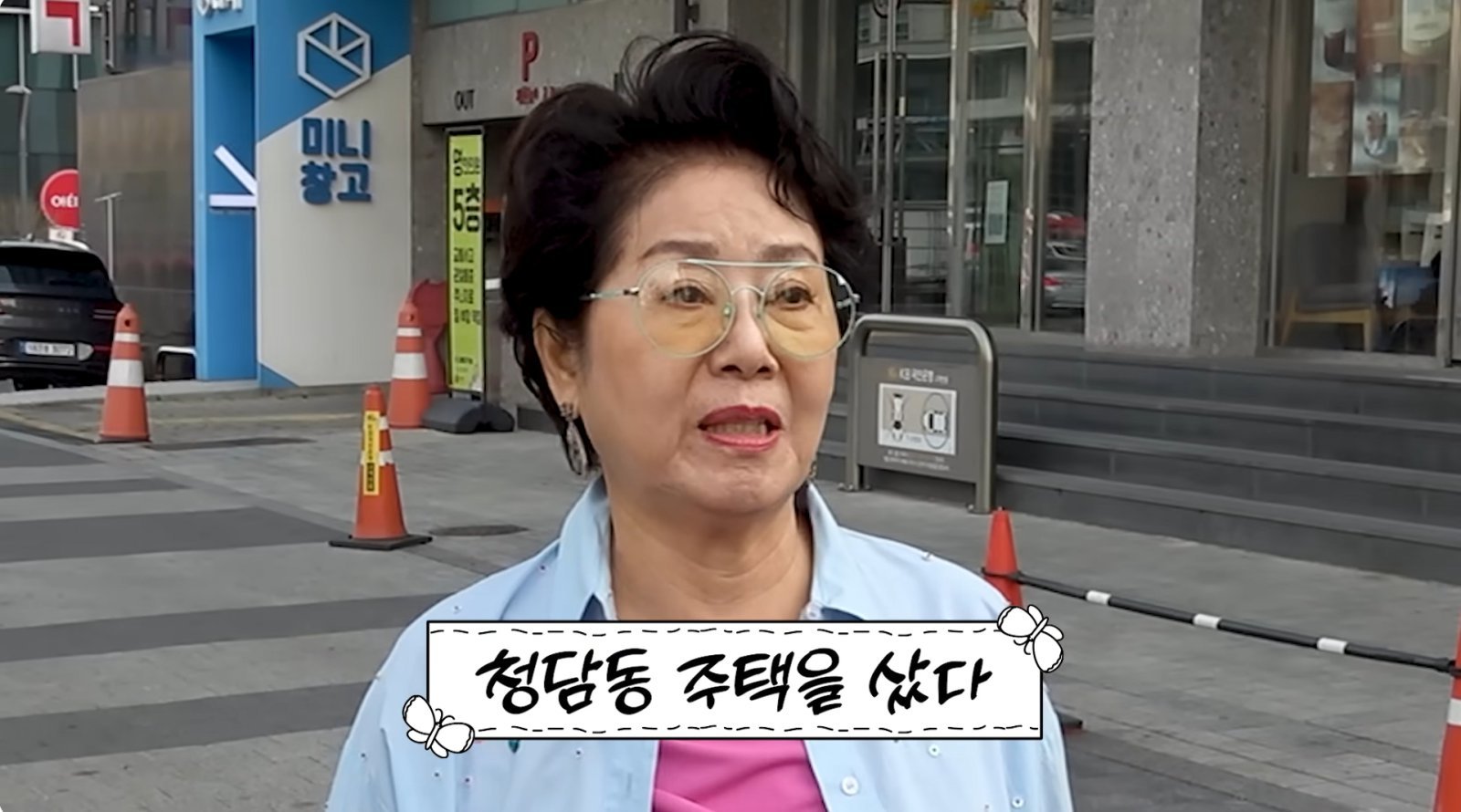 노란 수영복에 섹시한 몸매 어필하는 존예 처자