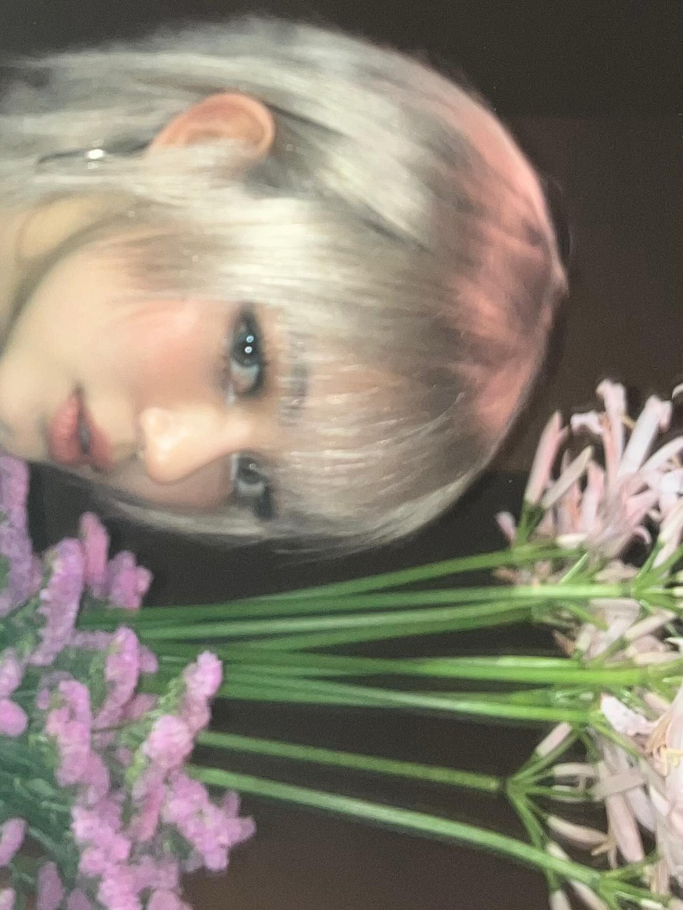 노란 수영복에 섹시한 몸매 어필하는 존예 처자