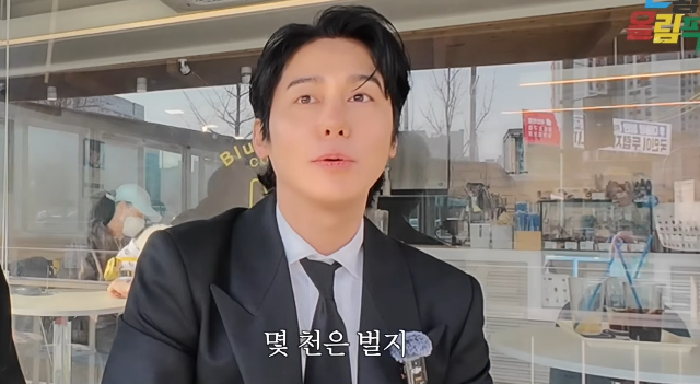 노란 수영복에 섹시한 몸매 어필하는 존예 처자