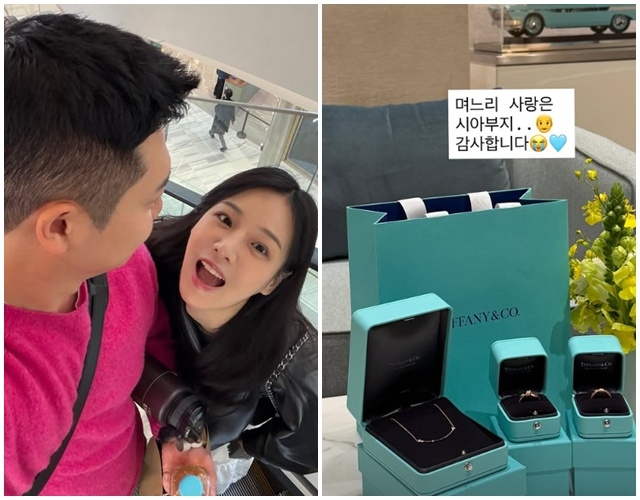 노란 수영복에 섹시한 몸매 어필하는 존예 처자