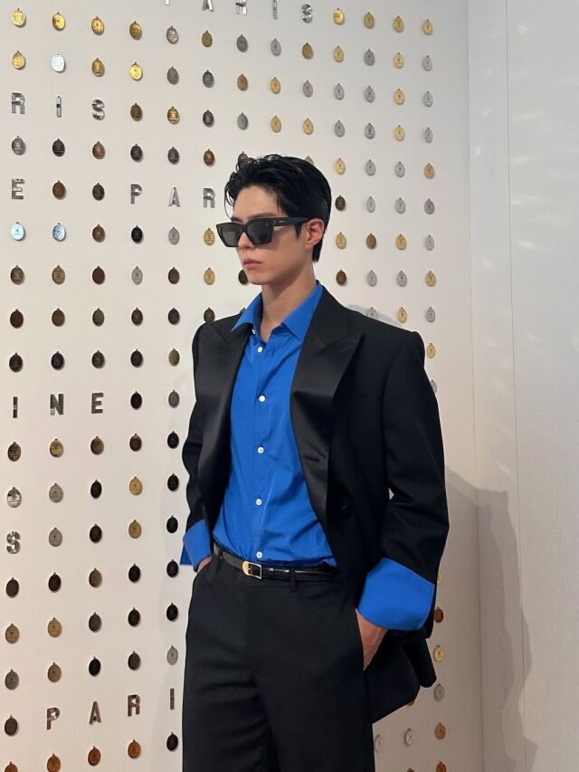 노란 수영복에 섹시한 몸매 어필하는 존예 처자