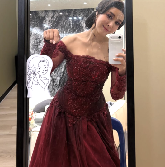 노란 수영복에 섹시한 몸매 어필하는 존예 처자