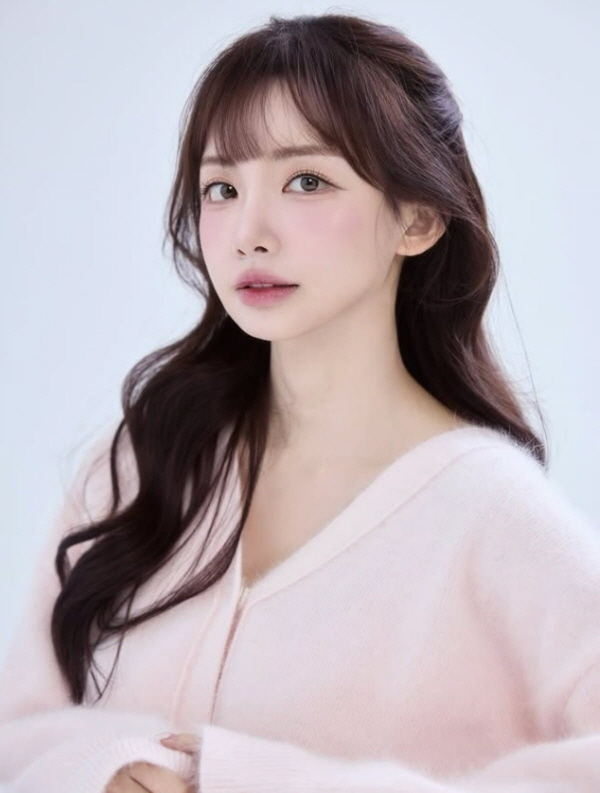 노란 수영복에 섹시한 몸매 어필하는 존예 처자