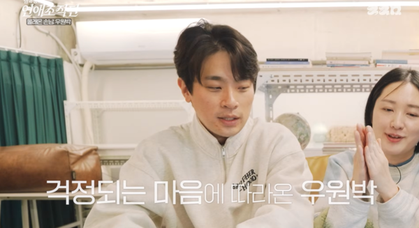 노란 수영복에 섹시한 몸매 어필하는 존예 처자