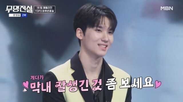 노란 수영복에 섹시한 몸매 어필하는 존예 처자