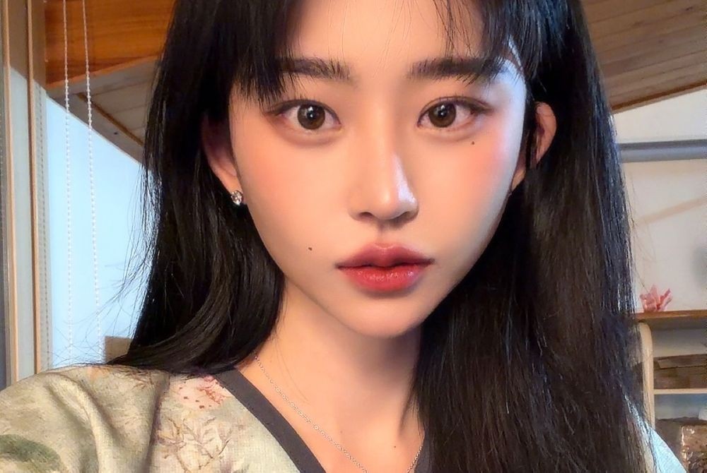 노란 수영복에 섹시한 몸매 어필하는 존예 처자