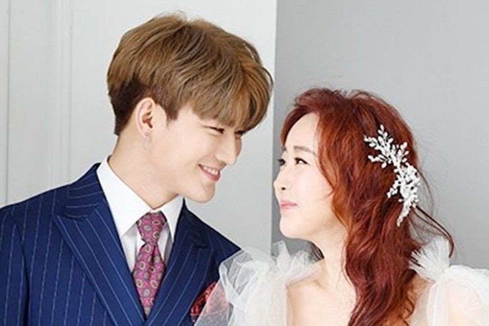 노란 수영복에 섹시한 몸매 어필하는 존예 처자