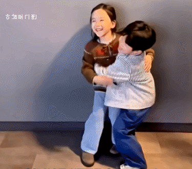 딸아빠 아들아빠 온도 차이.gif | 인스티즈