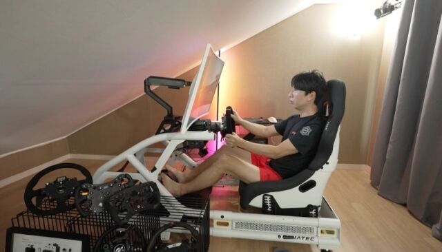 노란 수영복에 섹시한 몸매 어필하는 존예 처자