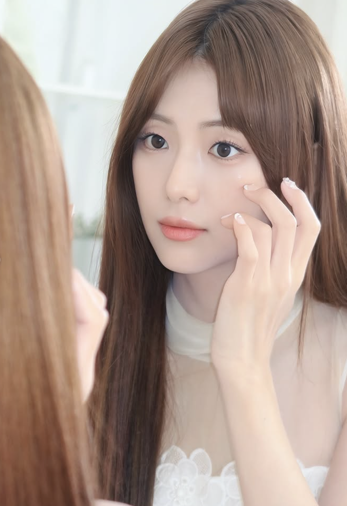 노란 수영복에 섹시한 몸매 어필하는 존예 처자