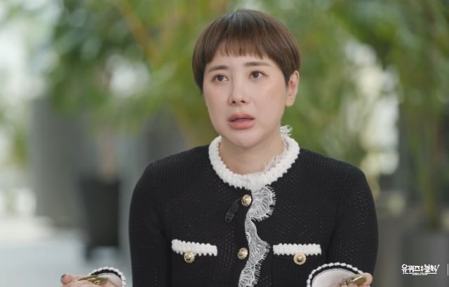 노란 수영복에 섹시한 몸매 어필하는 존예 처자