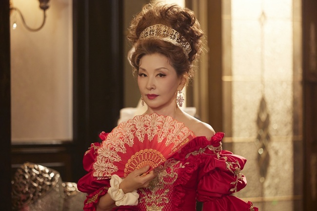 노란 수영복에 섹시한 몸매 어필하는 존예 처자