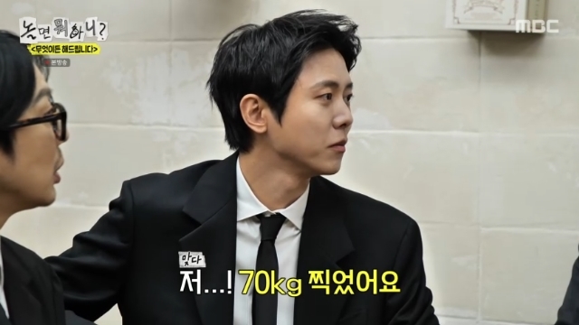 노란 수영복에 섹시한 몸매 어필하는 존예 처자