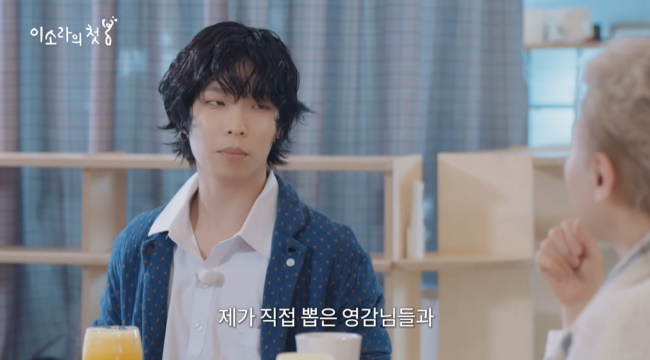 노란 수영복에 섹시한 몸매 어필하는 존예 처자