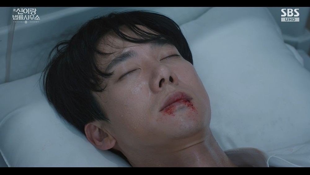 노란 수영복에 섹시한 몸매 어필하는 존예 처자