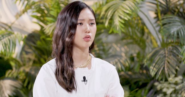 노란 수영복에 섹시한 몸매 어필하는 존예 처자