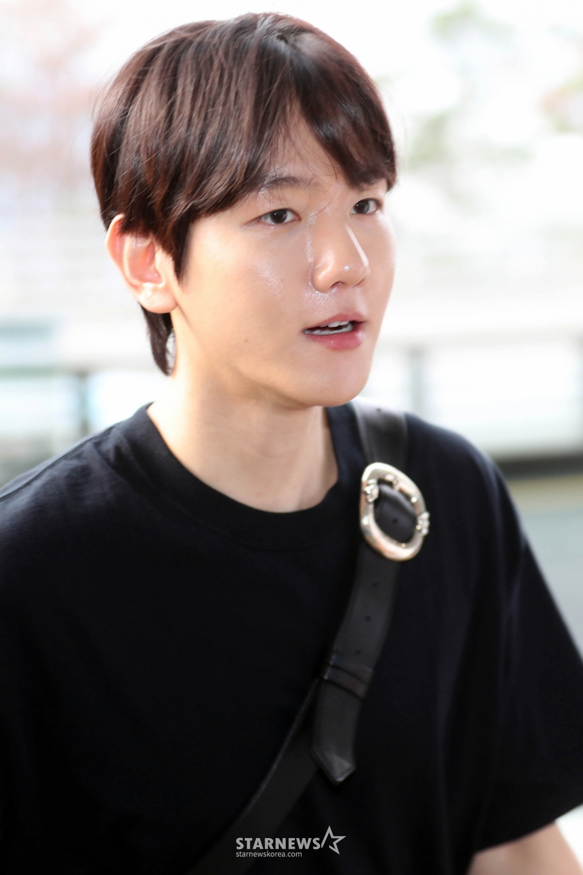 노란 수영복에 섹시한 몸매 어필하는 존예 처자