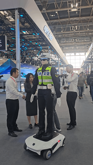 체리 로봇 자회사 아이모가의 휴머노이드 로봇 (영상=지디넷코리아)