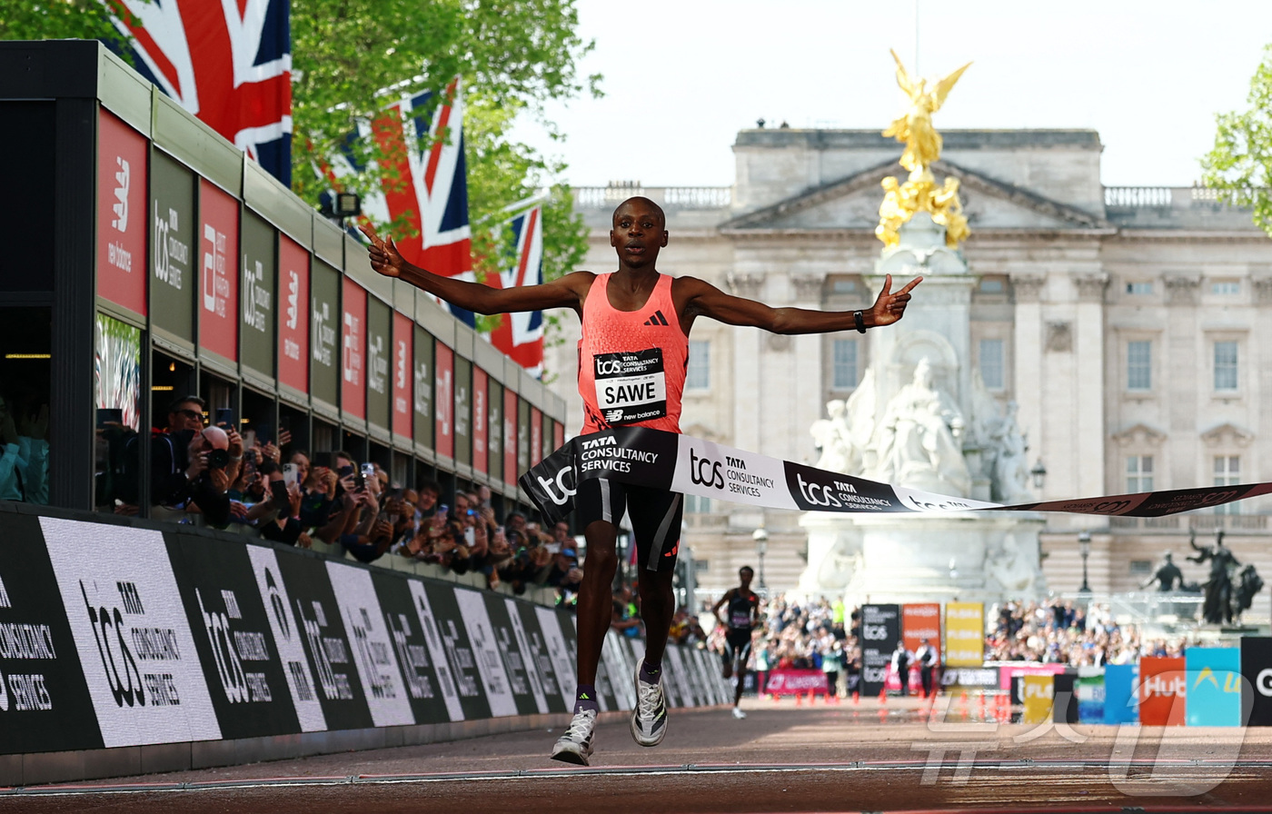 2026 런던 마라톤 사웨 우승