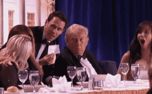 비밀경호국 직원들이 트럼프 대통령을 급히 피신 시키는 모습 연합뉴스 tv.