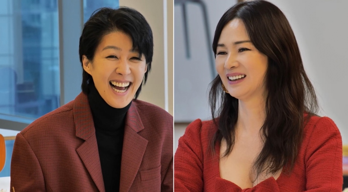 노란 수영복에 섹시한 몸매 어필하는 존예 처자