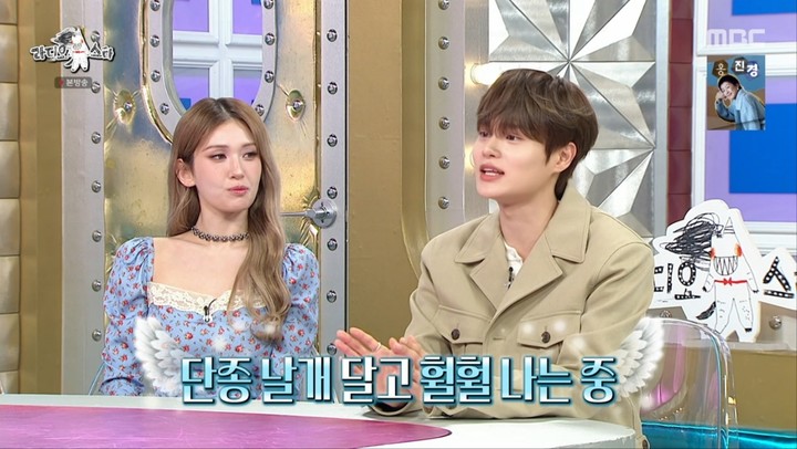 노란 수영복에 섹시한 몸매 어필하는 존예 처자