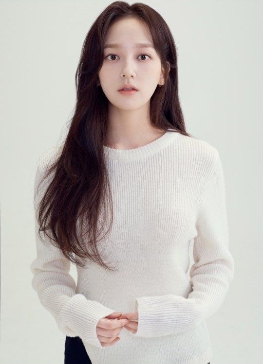 노란 수영복에 섹시한 몸매 어필하는 존예 처자