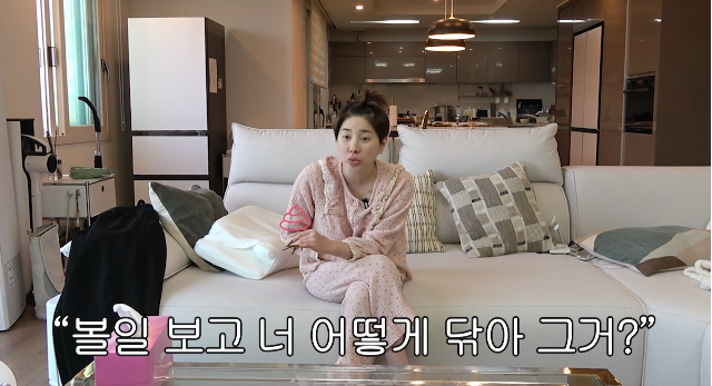 노란 수영복에 섹시한 몸매 어필하는 존예 처자