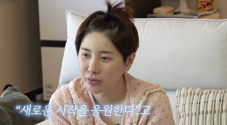 노란 수영복에 섹시한 몸매 어필하는 존예 처자
