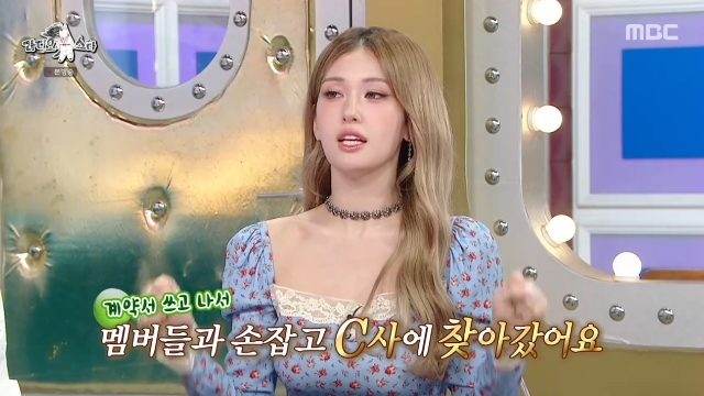 노란 수영복에 섹시한 몸매 어필하는 존예 처자