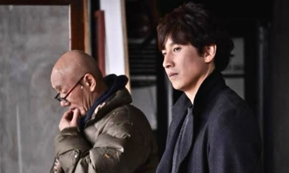 노란 수영복에 섹시한 몸매 어필하는 존예 처자