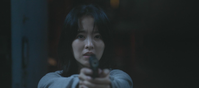 노란 수영복에 섹시한 몸매 어필하는 존예 처자