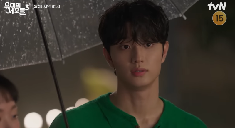 노란 수영복에 섹시한 몸매 어필하는 존예 처자