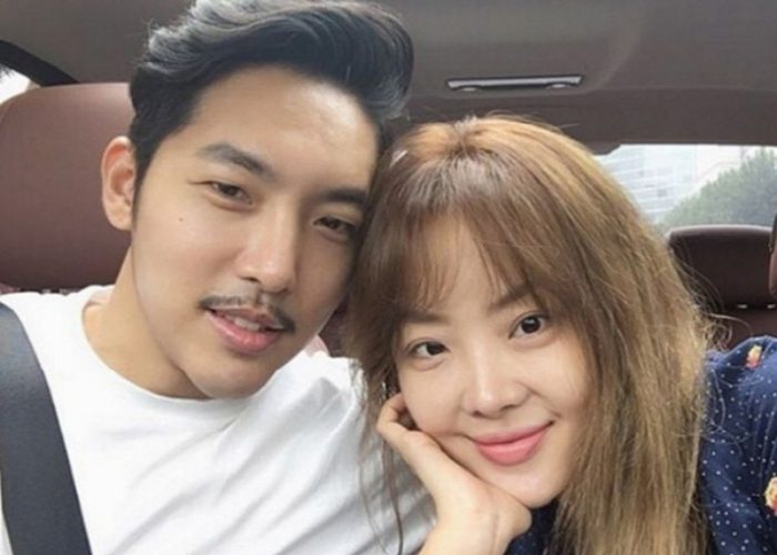 노란 수영복에 섹시한 몸매 어필하는 존예 처자