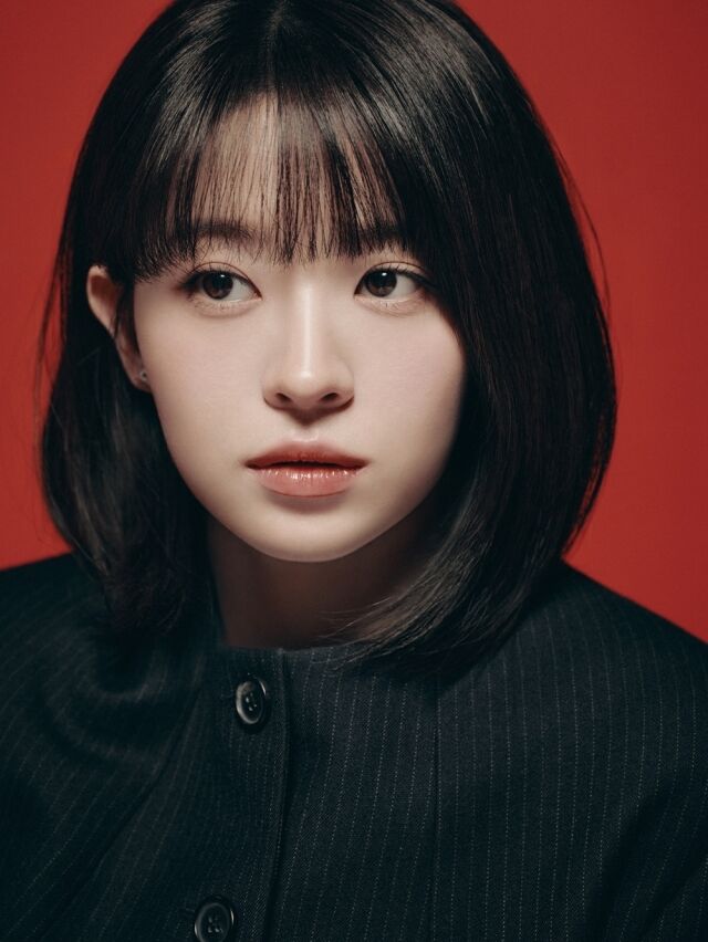 노란 수영복에 섹시한 몸매 어필하는 존예 처자