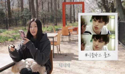 노란 수영복에 섹시한 몸매 어필하는 존예 처자