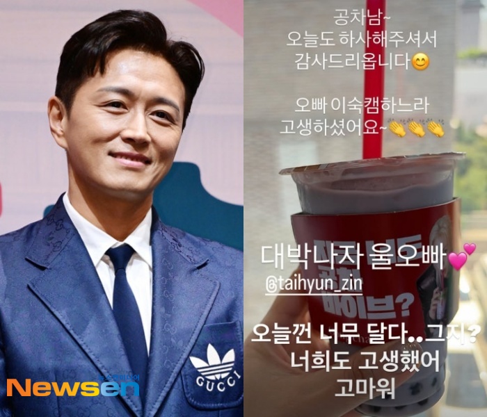 노란 수영복에 섹시한 몸매 어필하는 존예 처자
