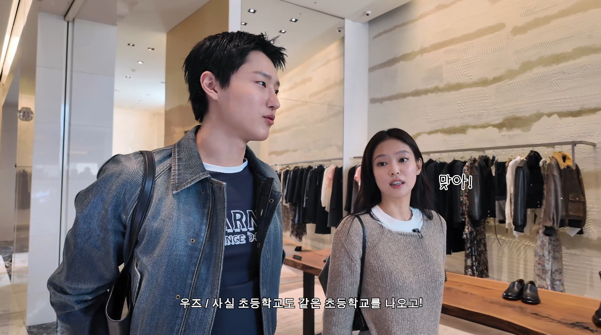 노란 수영복에 섹시한 몸매 어필하는 존예 처자