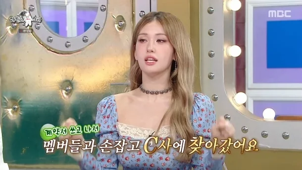 노란 수영복에 섹시한 몸매 어필하는 존예 처자