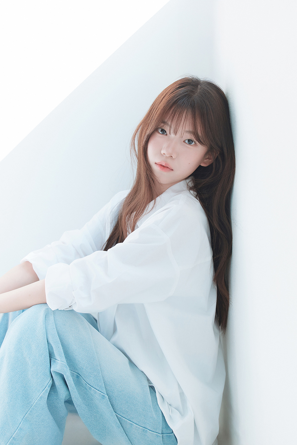 노란 수영복에 섹시한 몸매 어필하는 존예 처자
