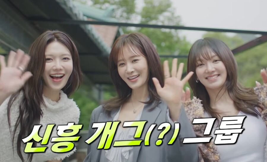 노란 수영복에 섹시한 몸매 어필하는 존예 처자