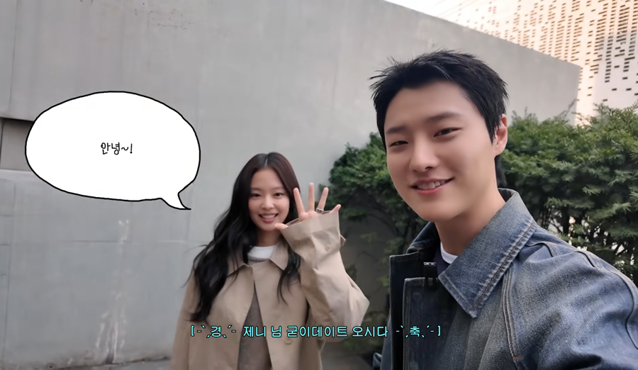 노란 수영복에 섹시한 몸매 어필하는 존예 처자
