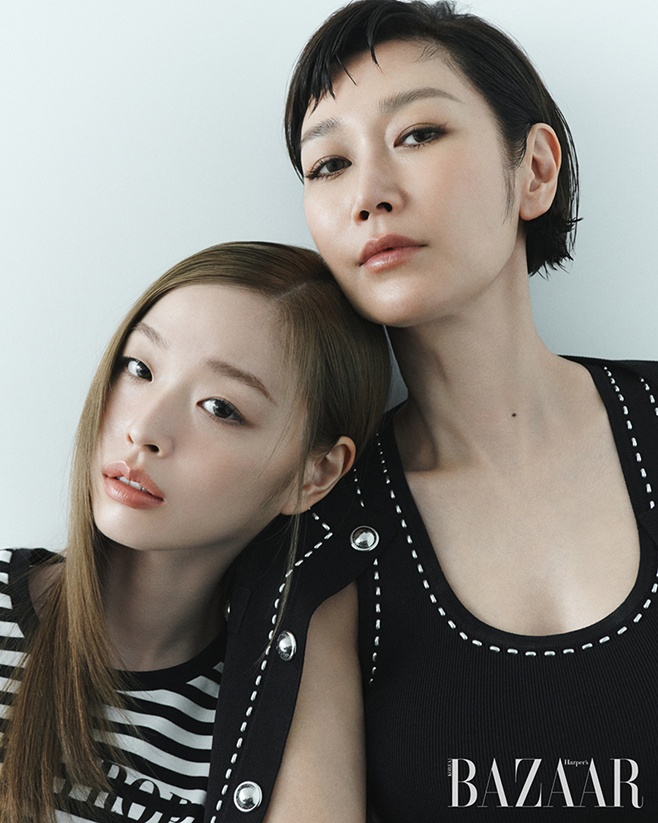 노란 수영복에 섹시한 몸매 어필하는 존예 처자