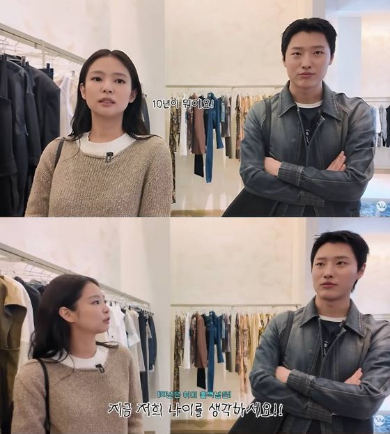 노란 수영복에 섹시한 몸매 어필하는 존예 처자